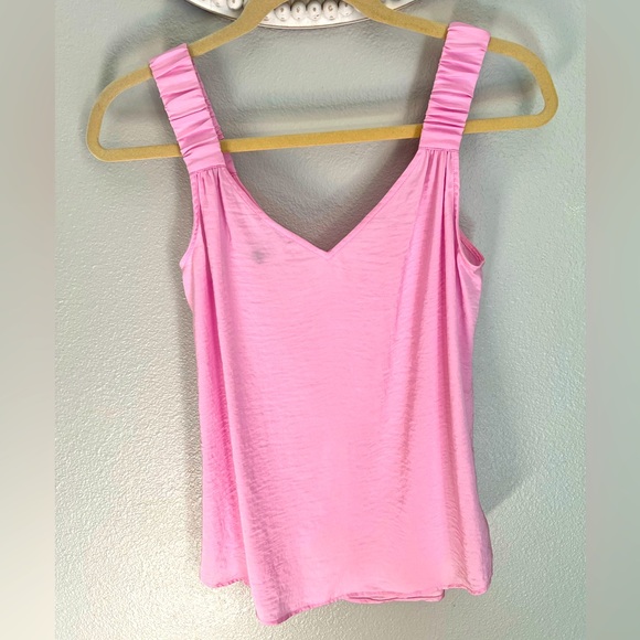 V-neck Tank. - Picture 2 of 2